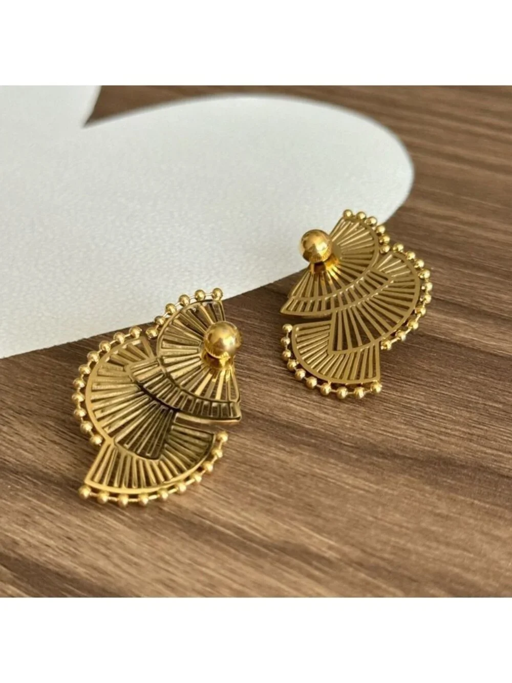 Fan-Shaped Earrings Q266